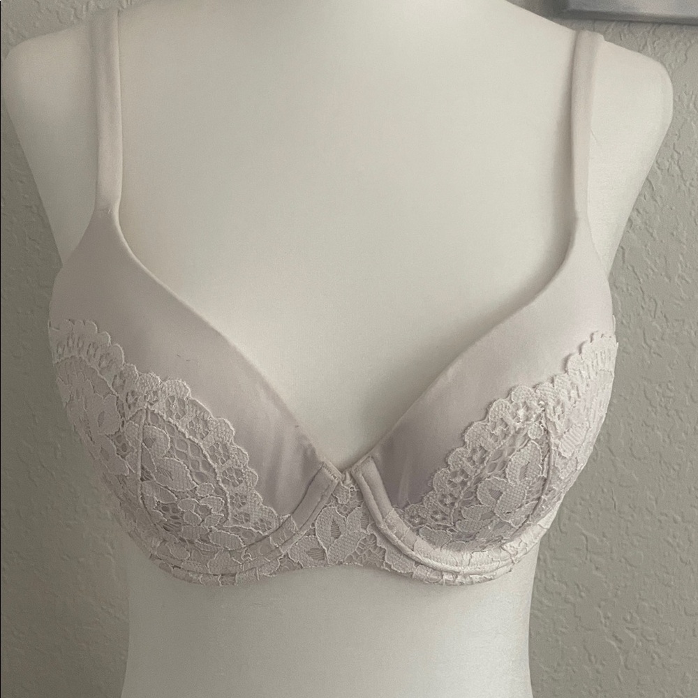 Victoria's Secret Lace accent Underwire Bra